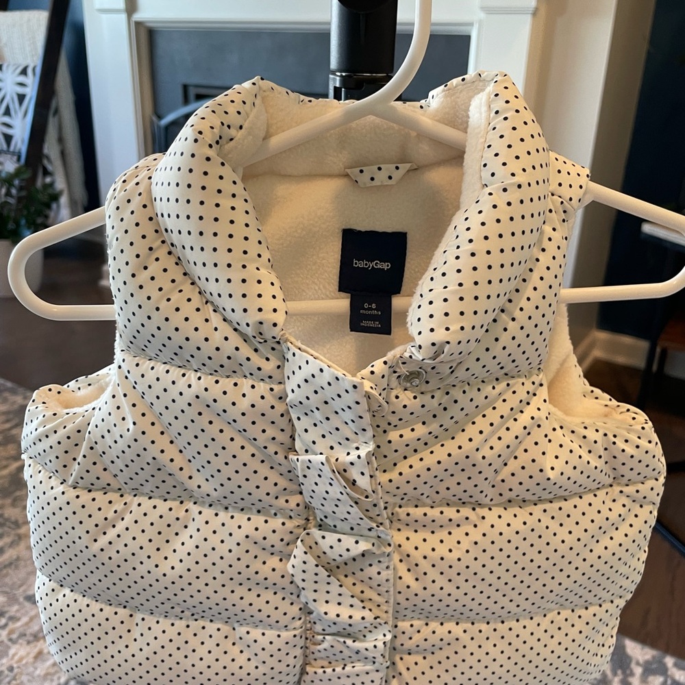 GAP Baby White and Black Dotted Puffer Vest